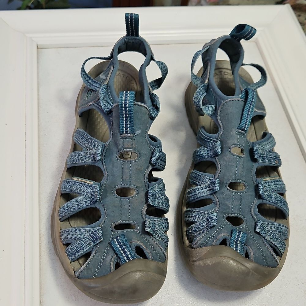 Keen Women's Blue Waterproof Washable Sandals Hiking & Water Shoes Fits Size 8.5